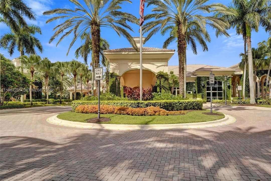 For Sale: $2,350,000 (4 beds, 4 baths, 3774 Square Feet)