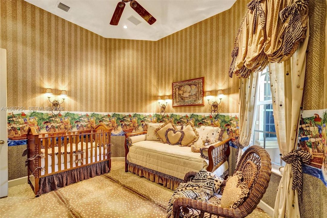 For Sale: $2,350,000 (4 beds, 4 baths, 3774 Square Feet)