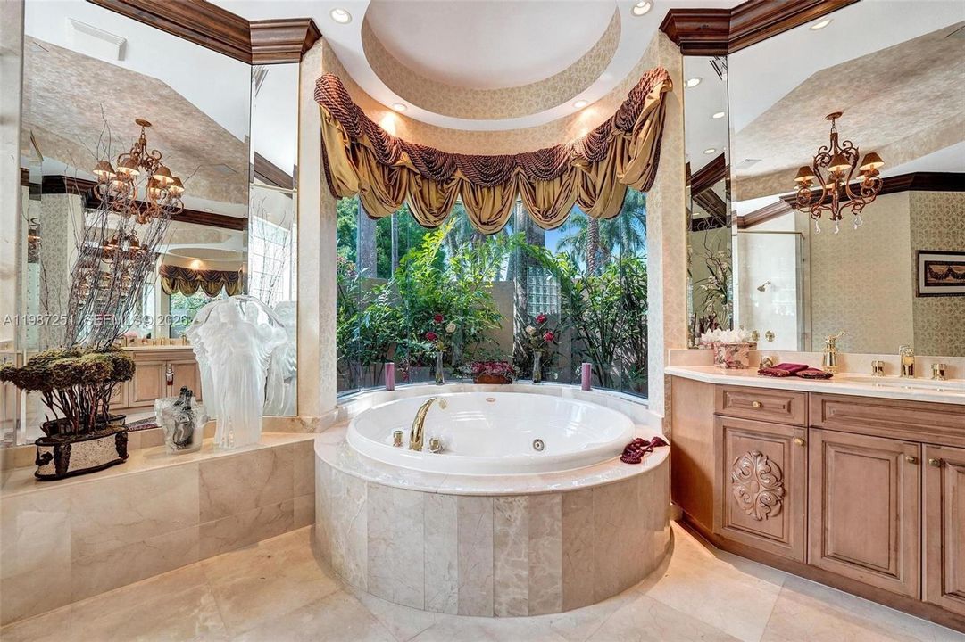 For Sale: $2,350,000 (4 beds, 4 baths, 3774 Square Feet)