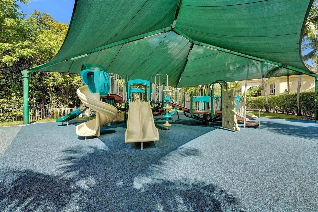 For Sale: $2,350,000 (4 beds, 4 baths, 3774 Square Feet)
