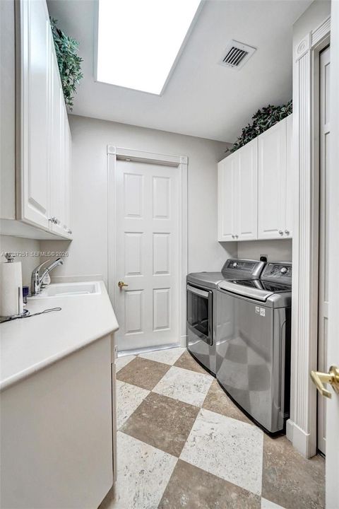 For Sale: $2,350,000 (4 beds, 4 baths, 3774 Square Feet)