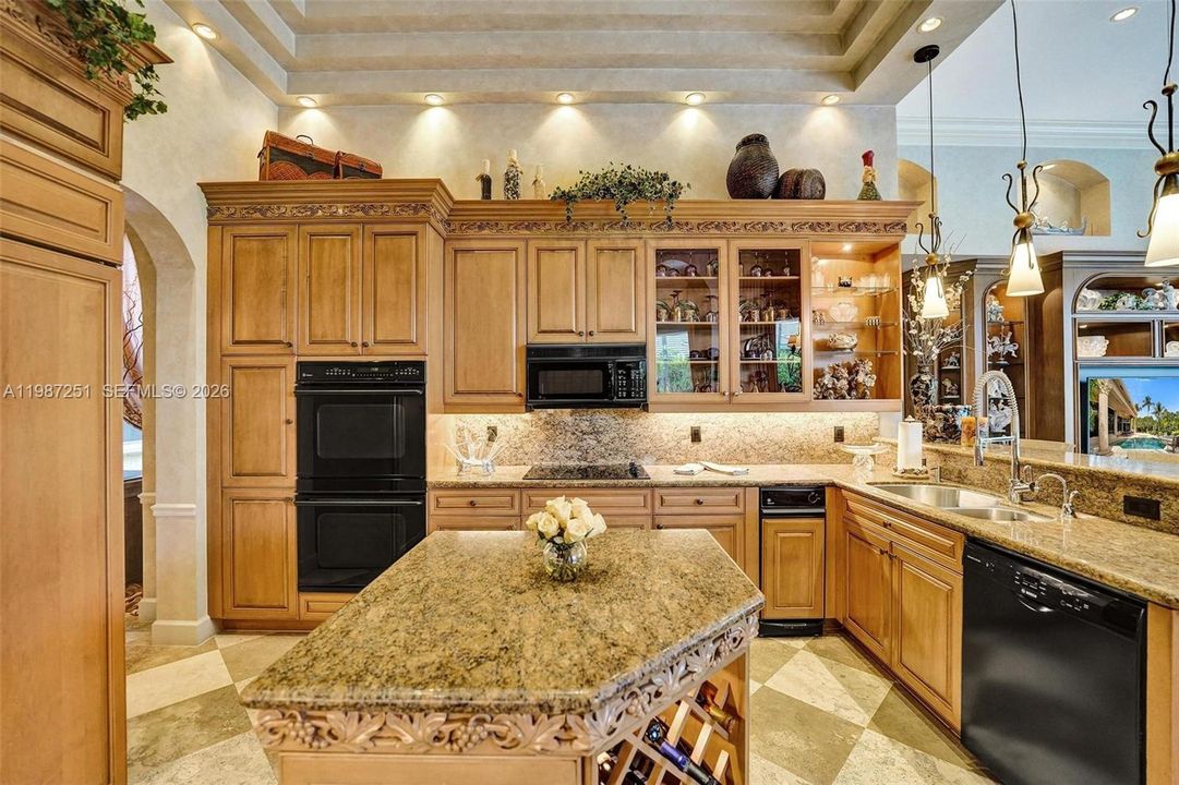 For Sale: $2,350,000 (4 beds, 4 baths, 3774 Square Feet)
