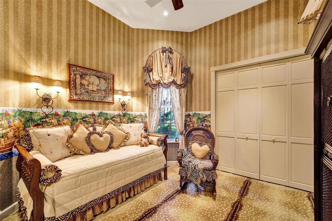For Sale: $2,350,000 (4 beds, 4 baths, 3774 Square Feet)