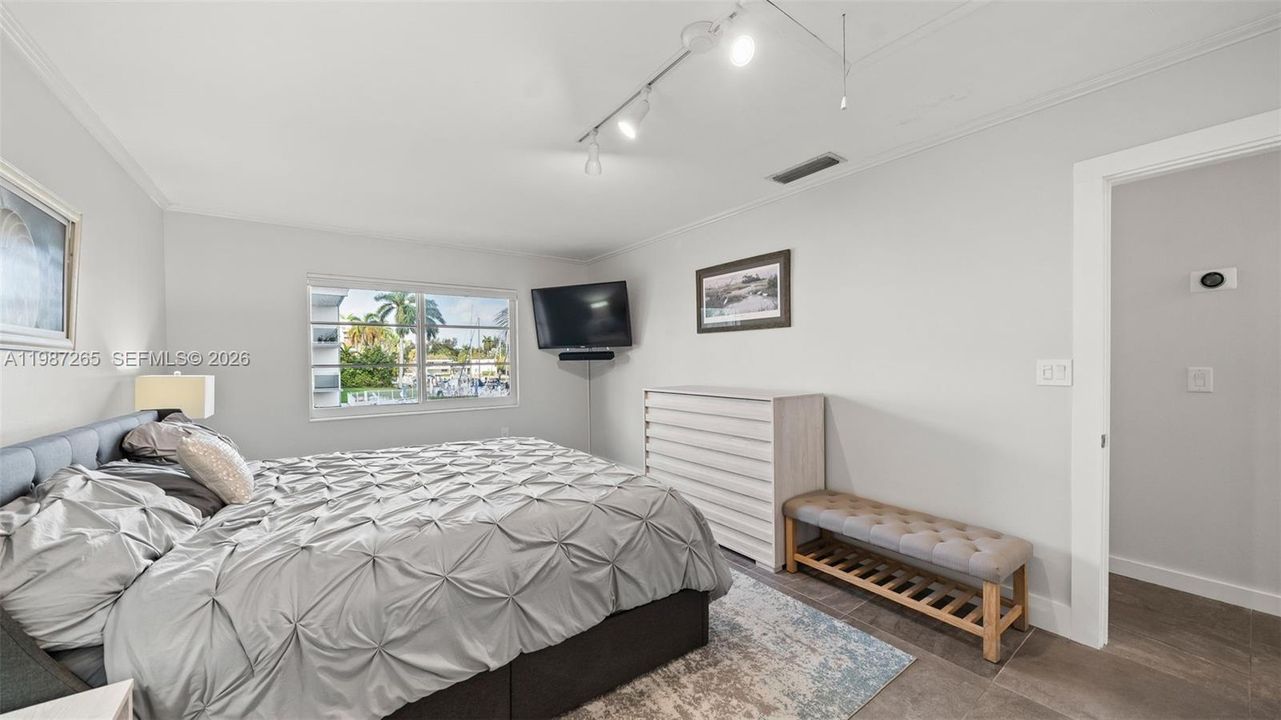 En Venta: $499,000 (2 camas, 1 baños, 1035 Pies cuadrados)
