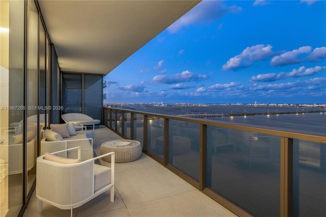 На продажу: $5,995,000 (5 спален, 5 ванн, 3966 Квадратных фут)