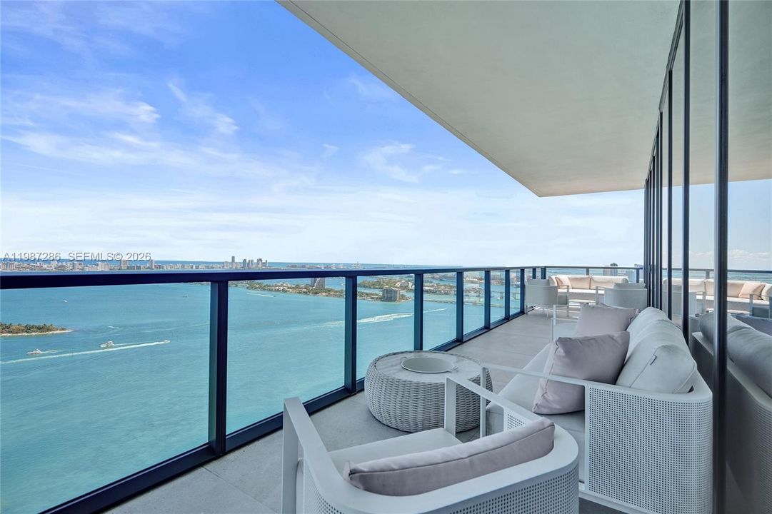 На продажу: $5,995,000 (5 спален, 5 ванн, 3966 Квадратных фут)