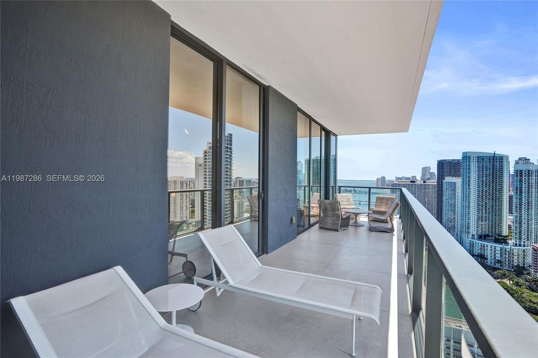 На продажу: $5,995,000 (5 спален, 5 ванн, 3966 Квадратных фут)