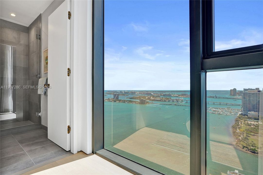 На продажу: $5,995,000 (5 спален, 5 ванн, 3966 Квадратных фут)