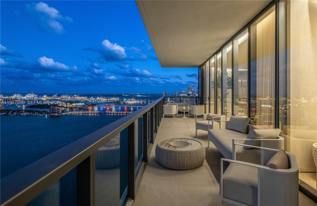 На продажу: $5,995,000 (5 спален, 5 ванн, 3966 Квадратных фут)