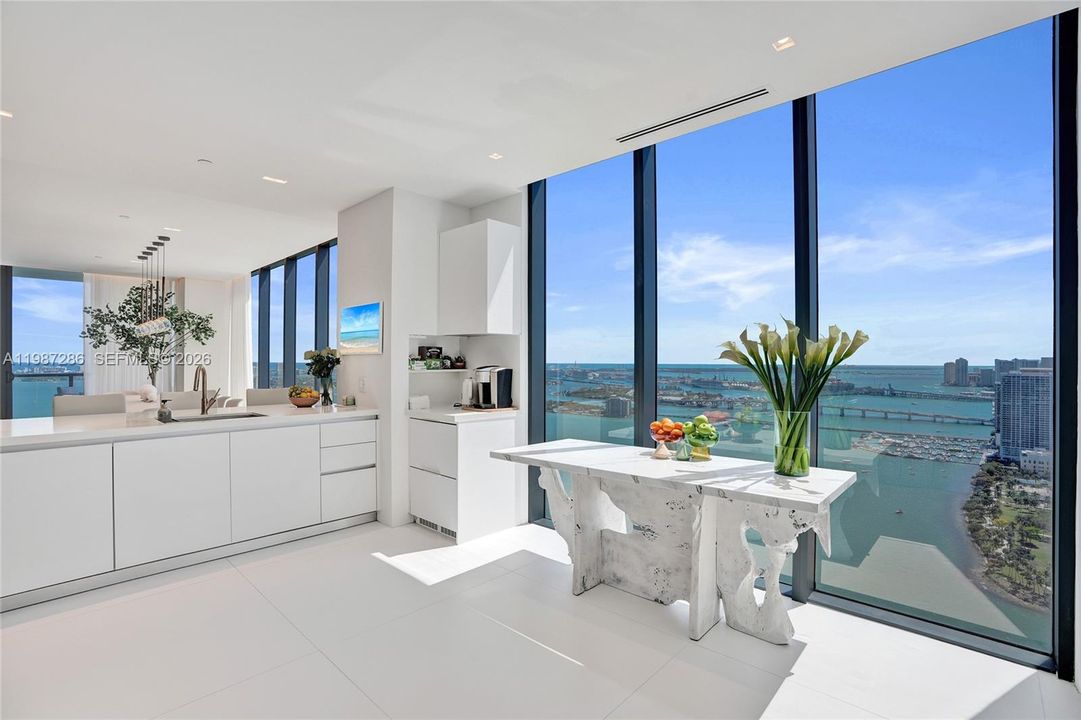 На продажу: $5,995,000 (5 спален, 5 ванн, 3966 Квадратных фут)