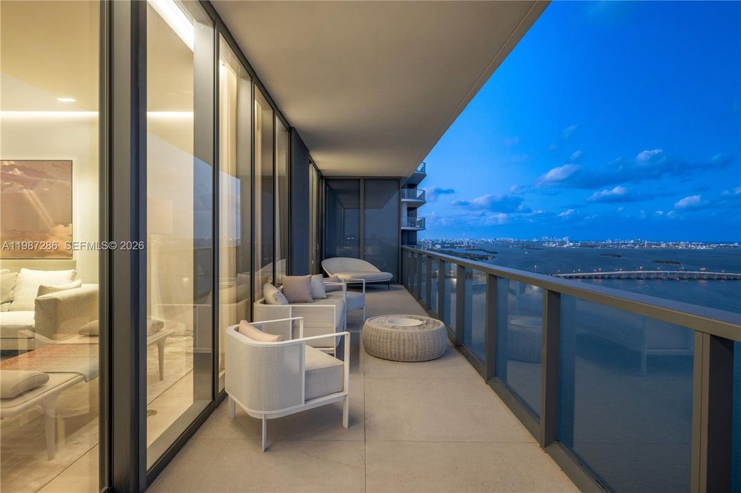 На продажу: $5,995,000 (5 спален, 5 ванн, 3966 Квадратных фут)