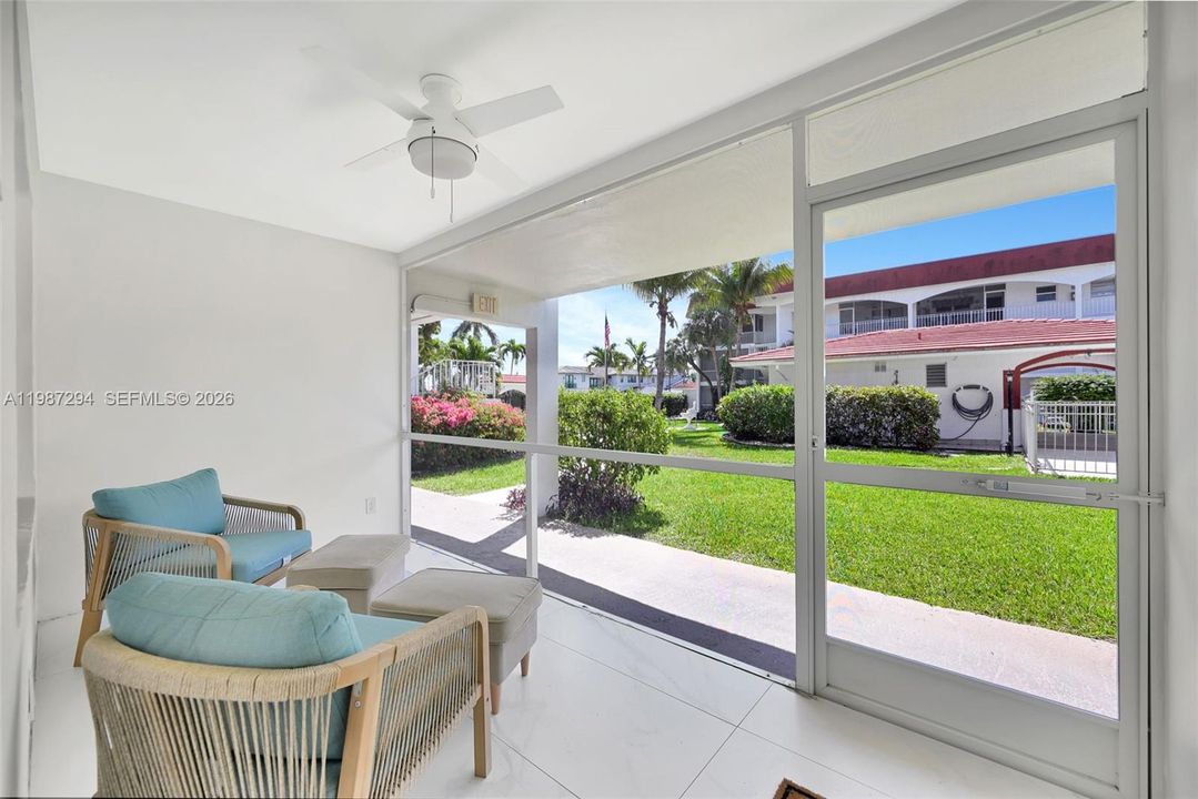 Activo con contrato: $249,000 (2 camas, 2 baños, 1000 Pies cuadrados)
