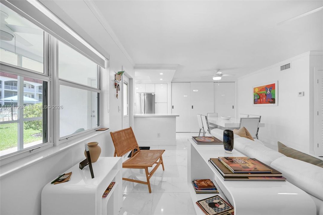Activo con contrato: $249,000 (2 camas, 2 baños, 1000 Pies cuadrados)