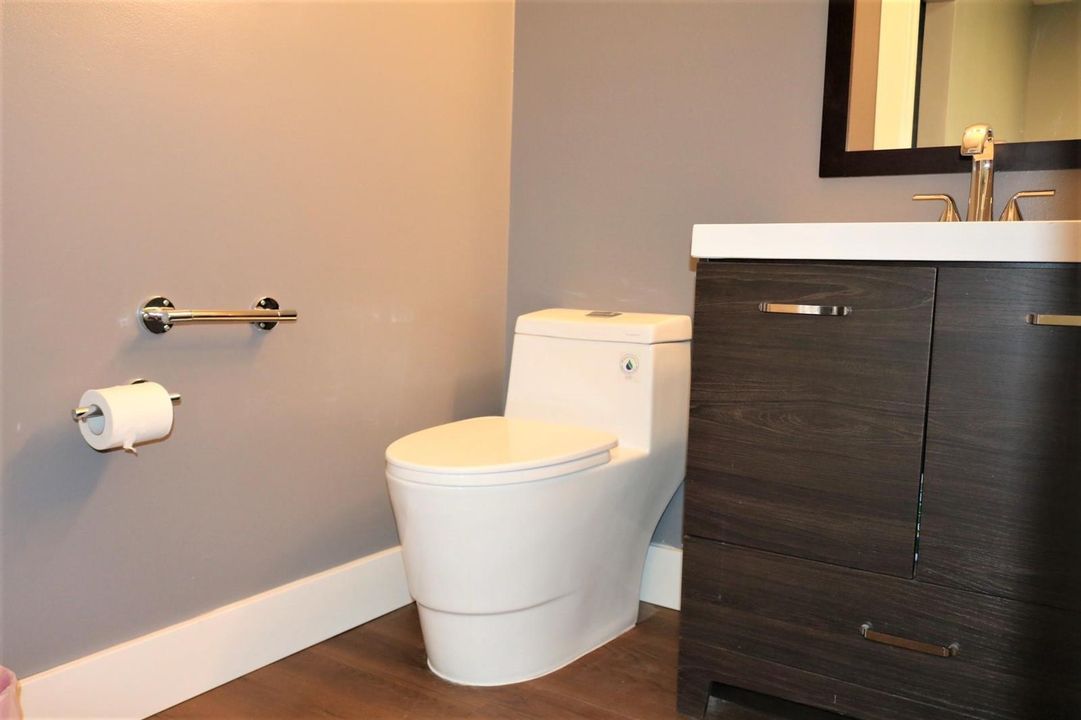 BATHROOM WITH STYL
