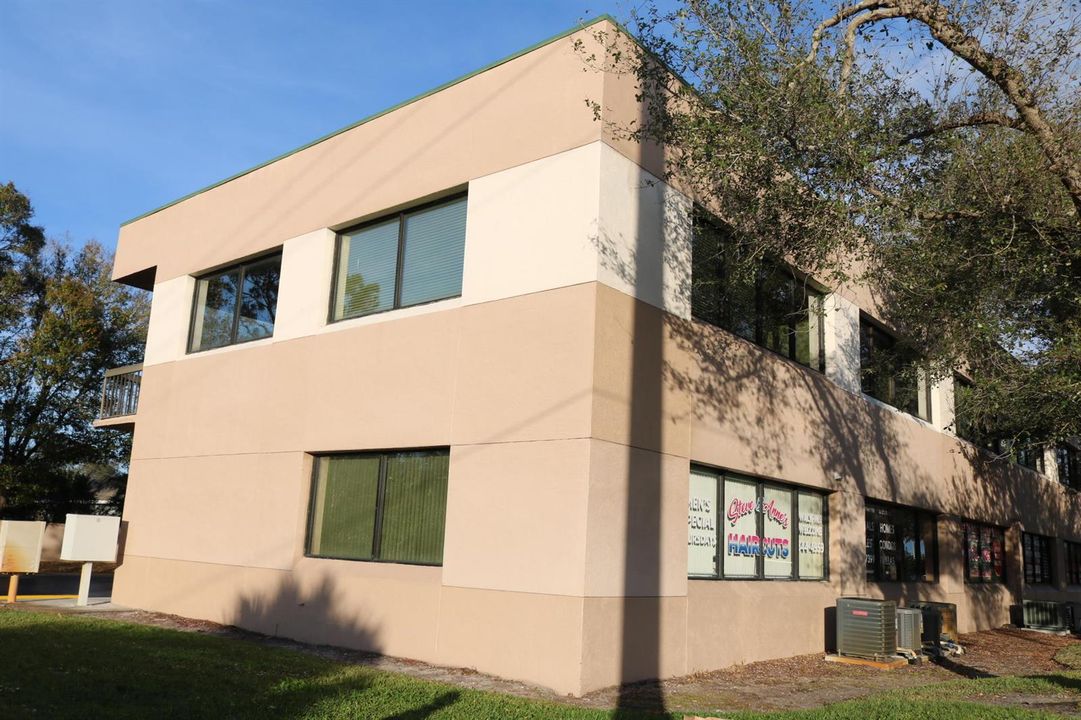 EXTERIOR SIDE BUILDING