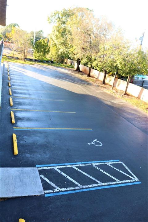 PLENTY PARKING SPACE