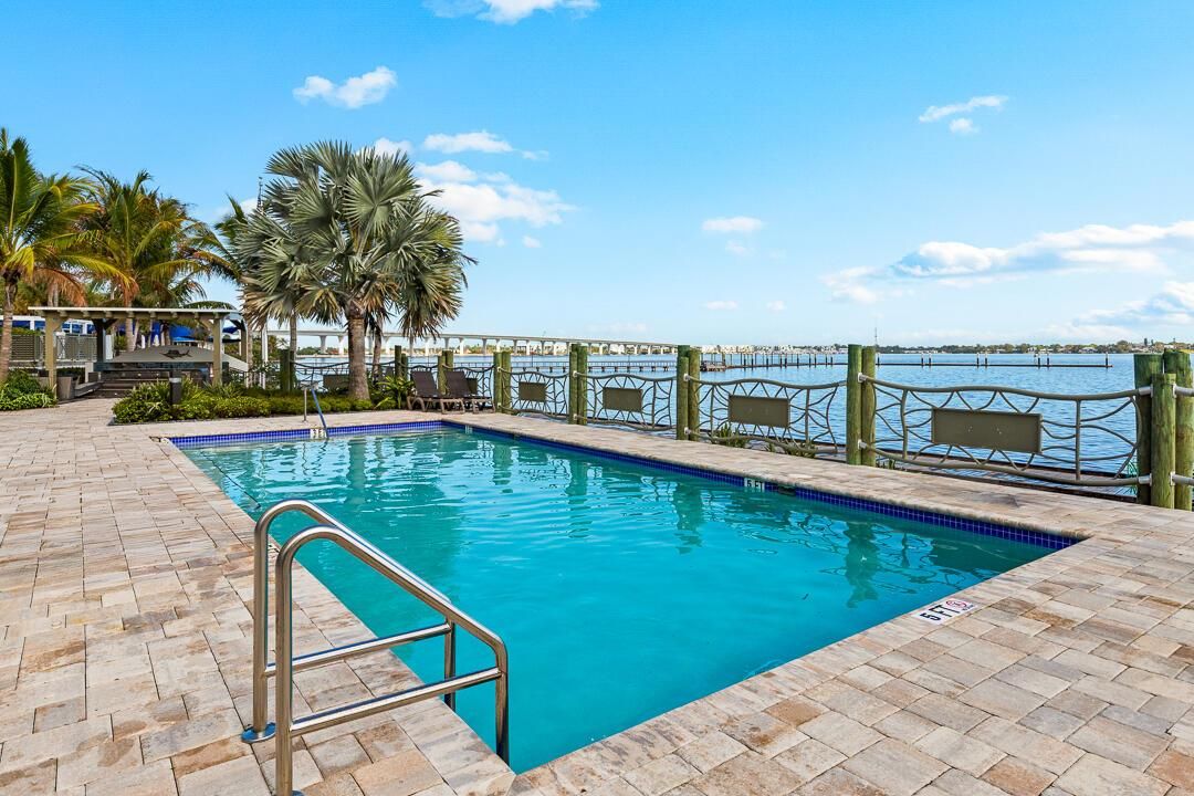 41 SW Seminole Street #307-17