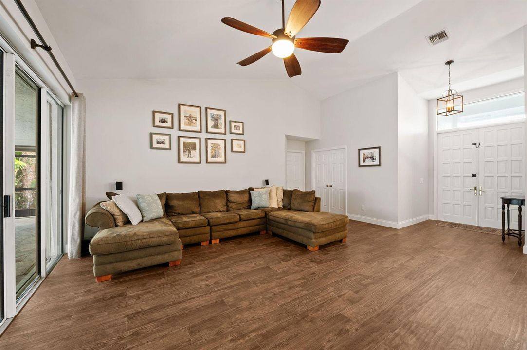 7-web-or-mls-1738-lindsey-ct