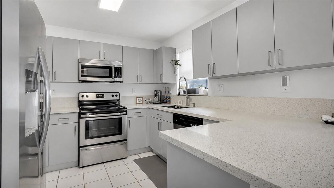 2221NW171 Kitchen