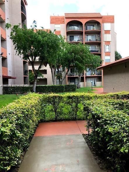 For Sale: $189,000 (1 beds, 1 baths, 504 Square Feet)