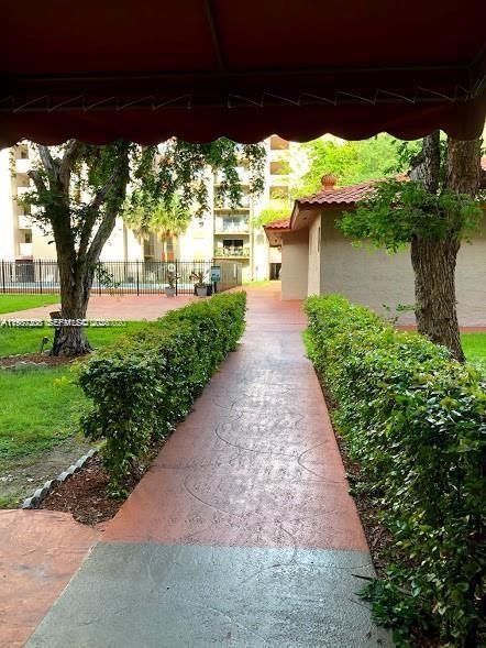 For Sale: $189,000 (1 beds, 1 baths, 504 Square Feet)