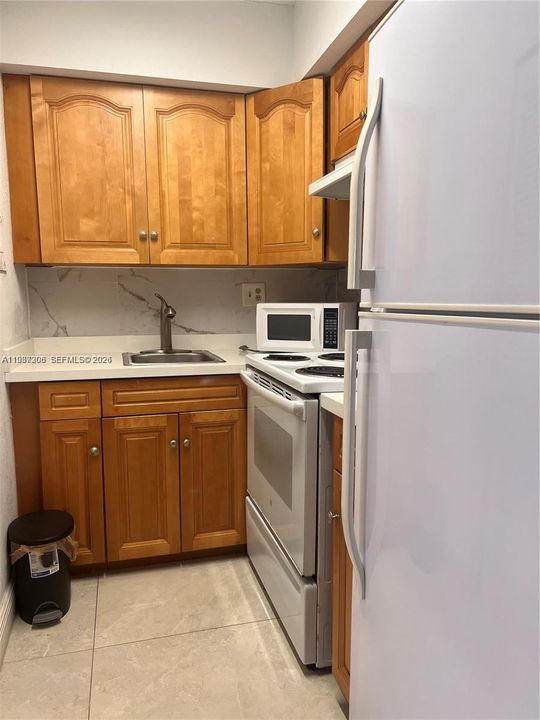For Sale: $189,000 (1 beds, 1 baths, 504 Square Feet)