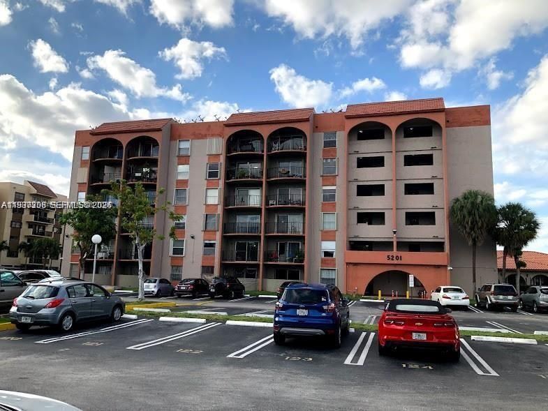 For Sale: $189,000 (1 beds, 1 baths, 504 Square Feet)