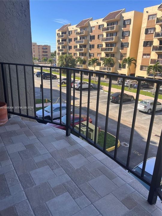 For Sale: $189,000 (1 beds, 1 baths, 504 Square Feet)