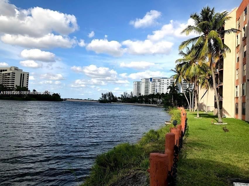 For Sale: $189,000 (1 beds, 1 baths, 504 Square Feet)