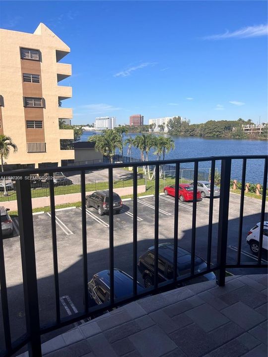 For Sale: $189,000 (1 beds, 1 baths, 504 Square Feet)