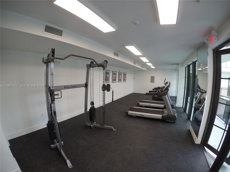For Sale: $245,000 (1 beds, 1 baths, 408 Square Feet)