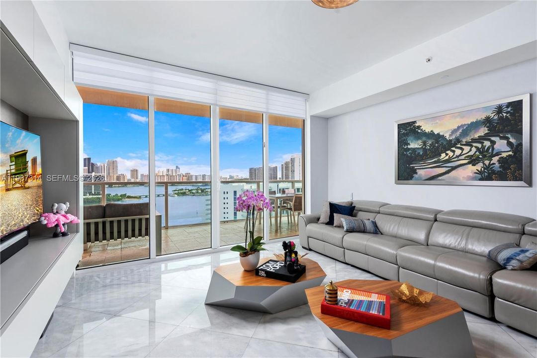 For Sale: $775,000 (3 beds, 3 baths, 1849 Square Feet)