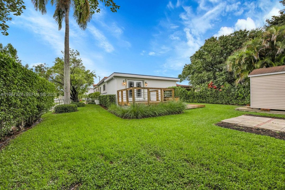 Active With Contract: $925,000 (3 beds, 3 baths, 2249 Square Feet)