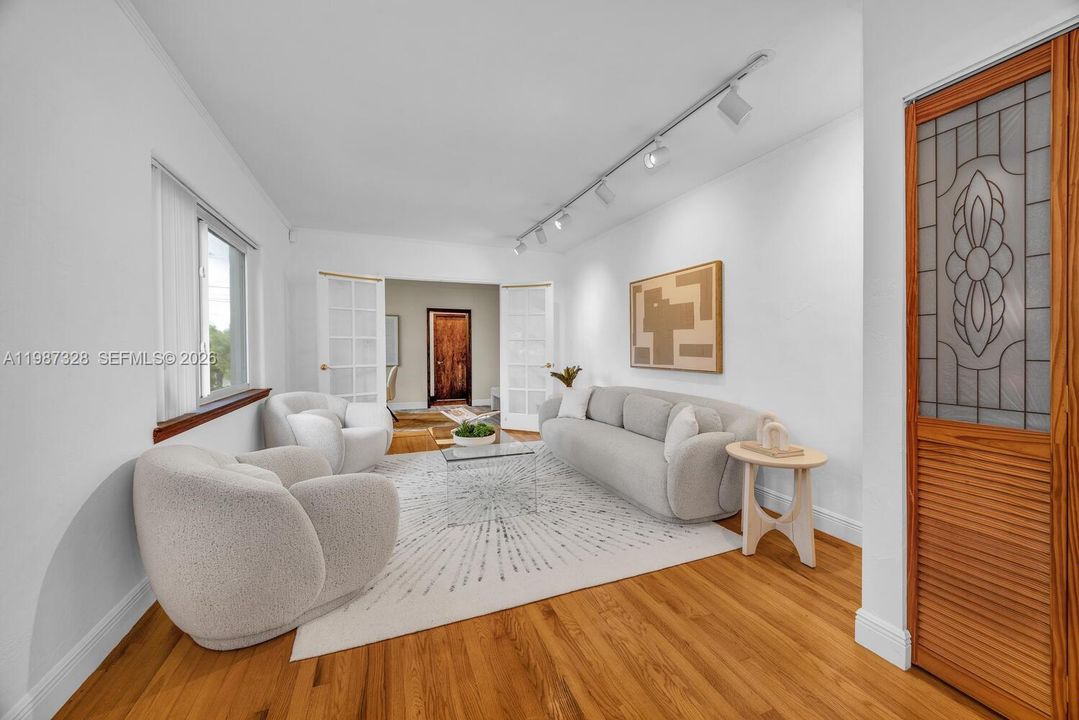 Active With Contract: $925,000 (3 beds, 3 baths, 2249 Square Feet)