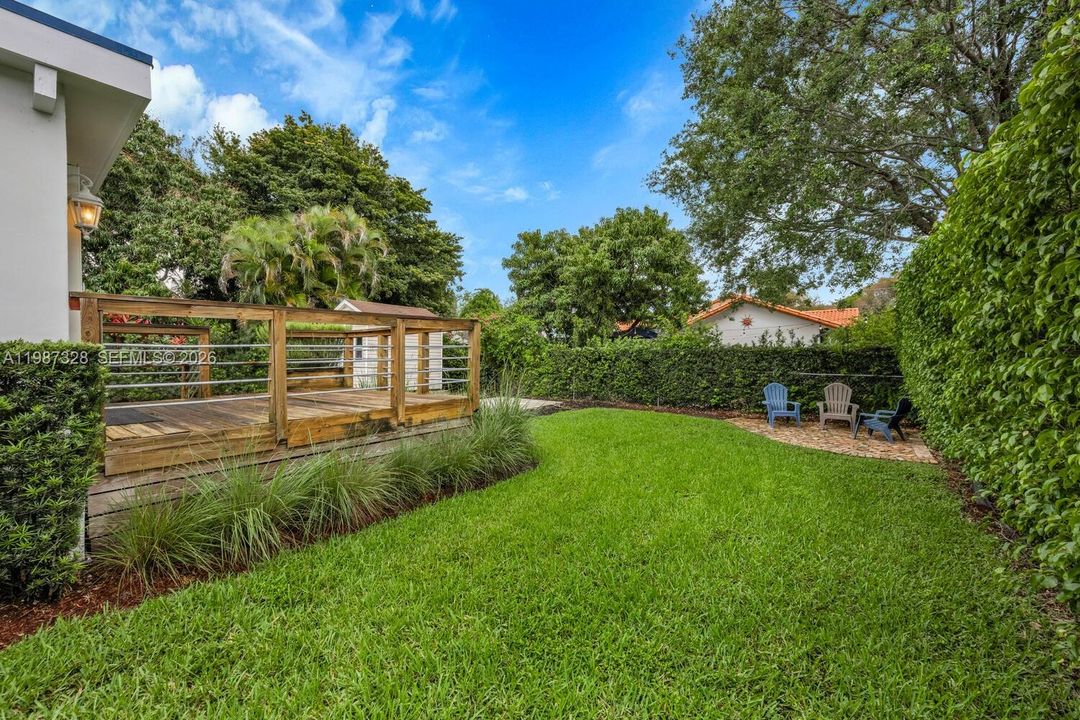Active With Contract: $925,000 (3 beds, 3 baths, 2249 Square Feet)