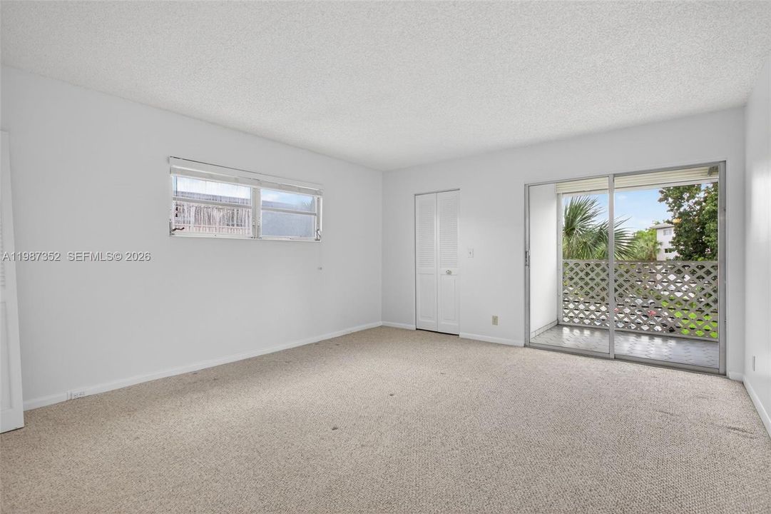 Corner unit with lots of natural light