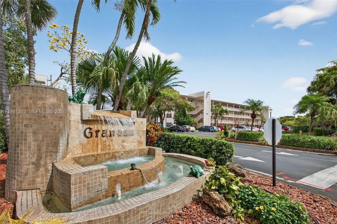 Granada Village entrance