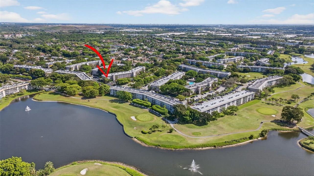 Gated, secure community with an active social calendar.