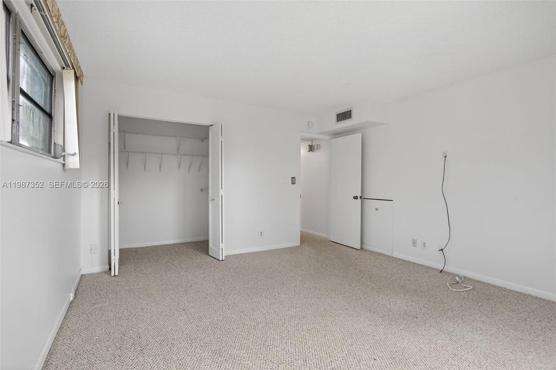 Corner unit with lots of natural light