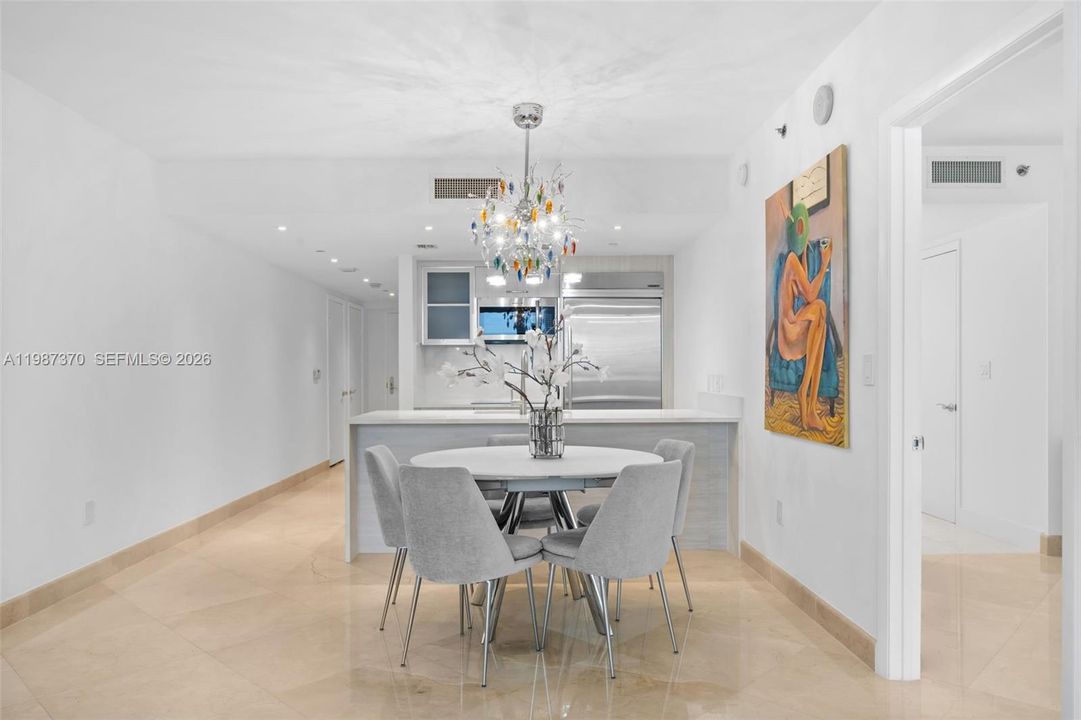 For Sale: $755,000 (2 beds, 1 baths, 1086 Square Feet)