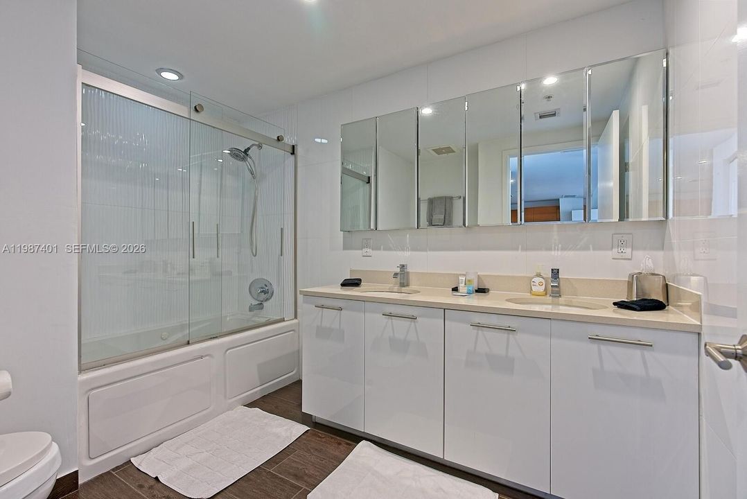 For Sale: $770,000 (2 beds, 2 baths, 1146 Square Feet)