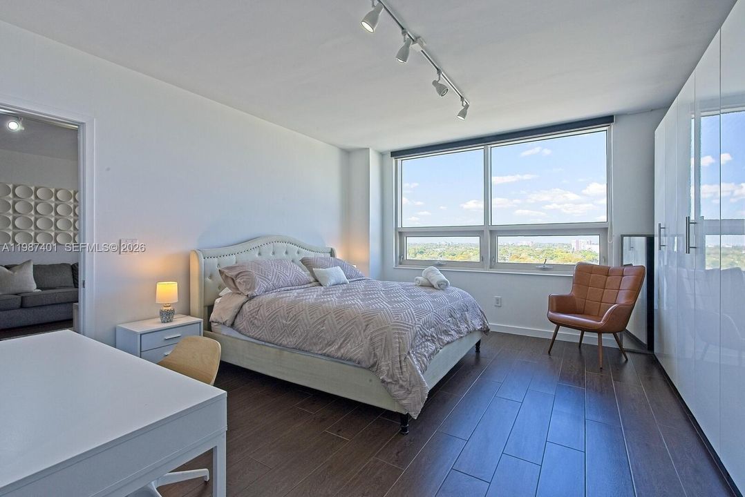 For Sale: $770,000 (2 beds, 2 baths, 1146 Square Feet)