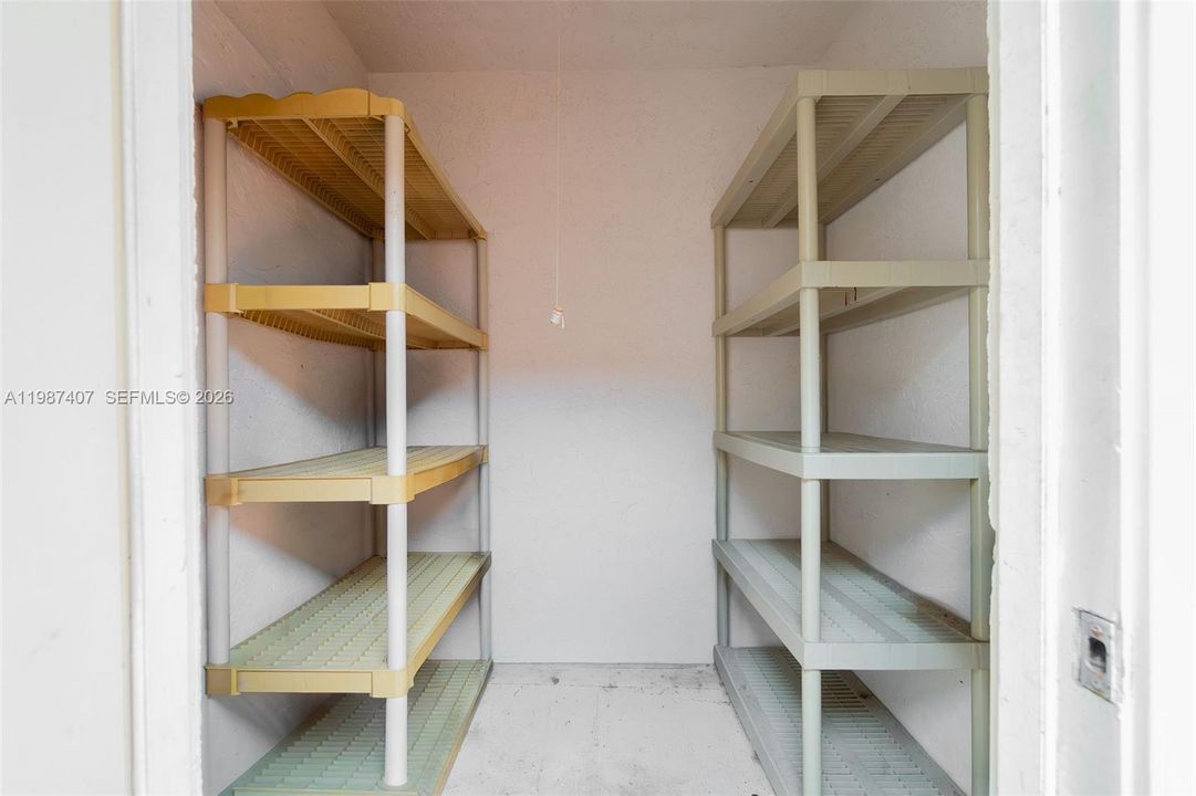 На продажу: $365,000 (2 спален, 2 ванн, 1258 Квадратных фут)