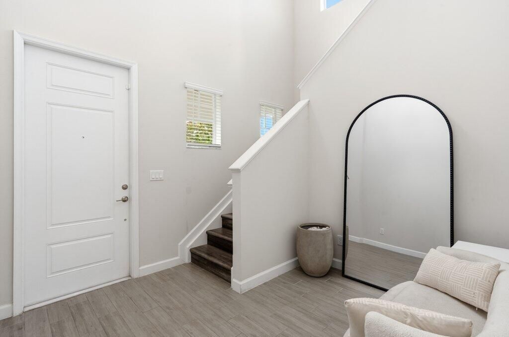 Foyer to 2nd floor