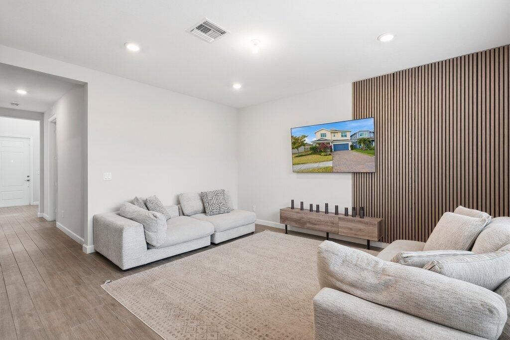 Living room L