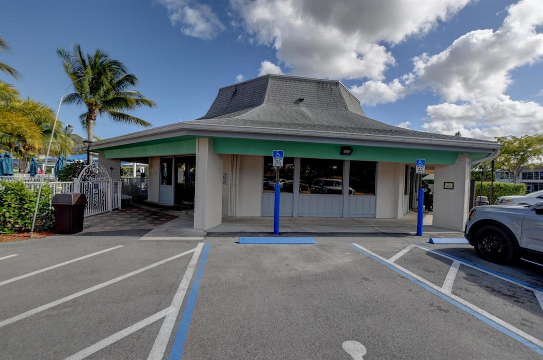 Clubhouse Cafe
