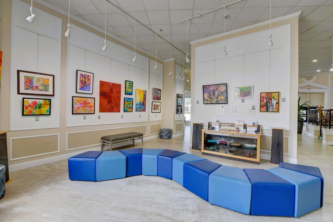Clubhouse Art Gallery & Lounge (2)