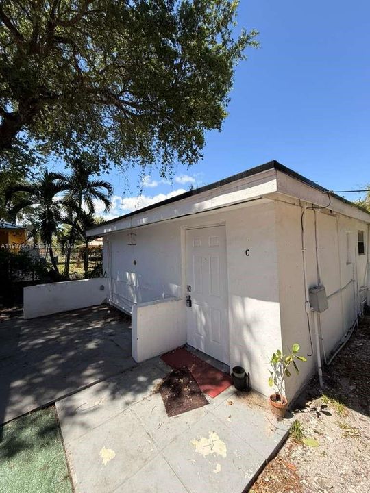 Recently Rented: $1,000 (1 beds, 1 baths, 1739 Square Feet)