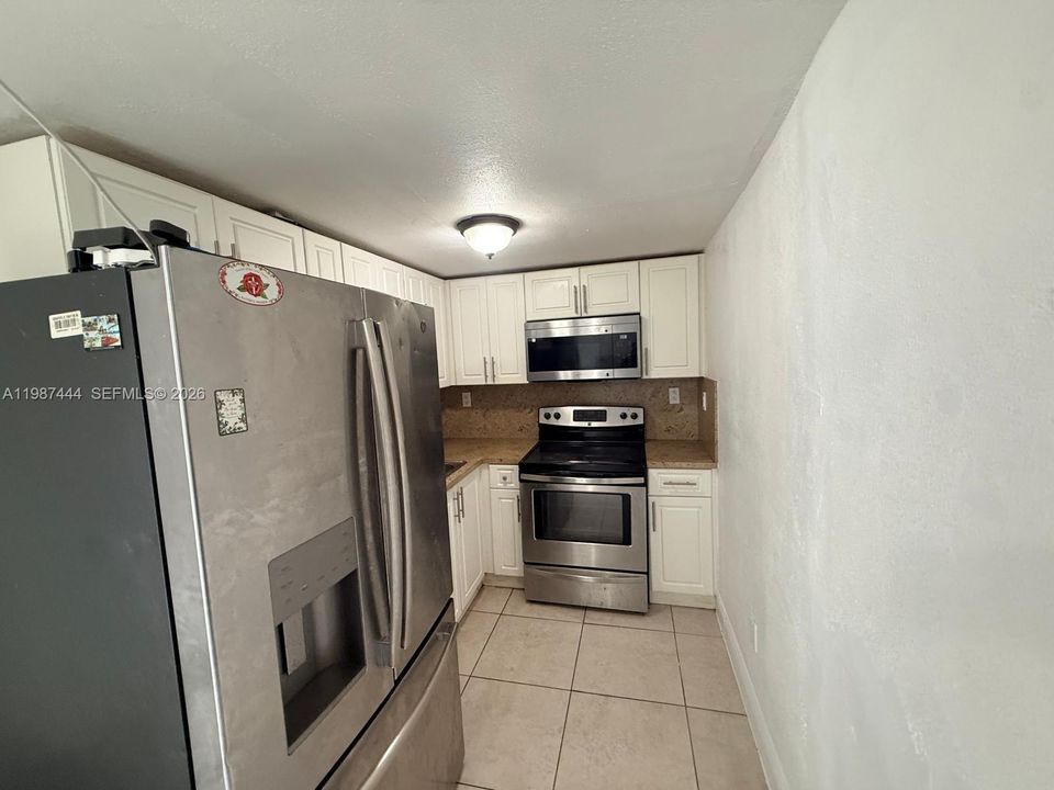 Recently Rented: $1,000 (1 beds, 1 baths, 1739 Square Feet)