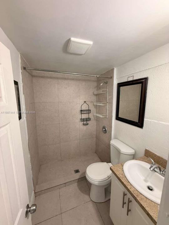 Recently Rented: $1,000 (1 beds, 1 baths, 1739 Square Feet)